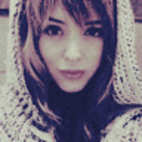 Meet your Posher, Haley - Picture 1 of 1